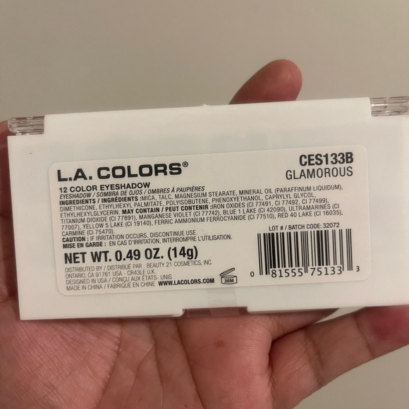 L.A. Colors Vibrant Eyeshadow Palette - Picture 2 of 2